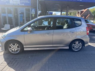 /photos/12097/67960105-903e-44b4-b591-3ccb87289e3d_i320x240.jpg